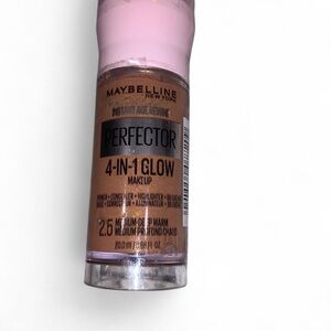 Maybelline Instant Age Rewind Perfector 4-in-1 Glow Makeup - Medium Deep Warm